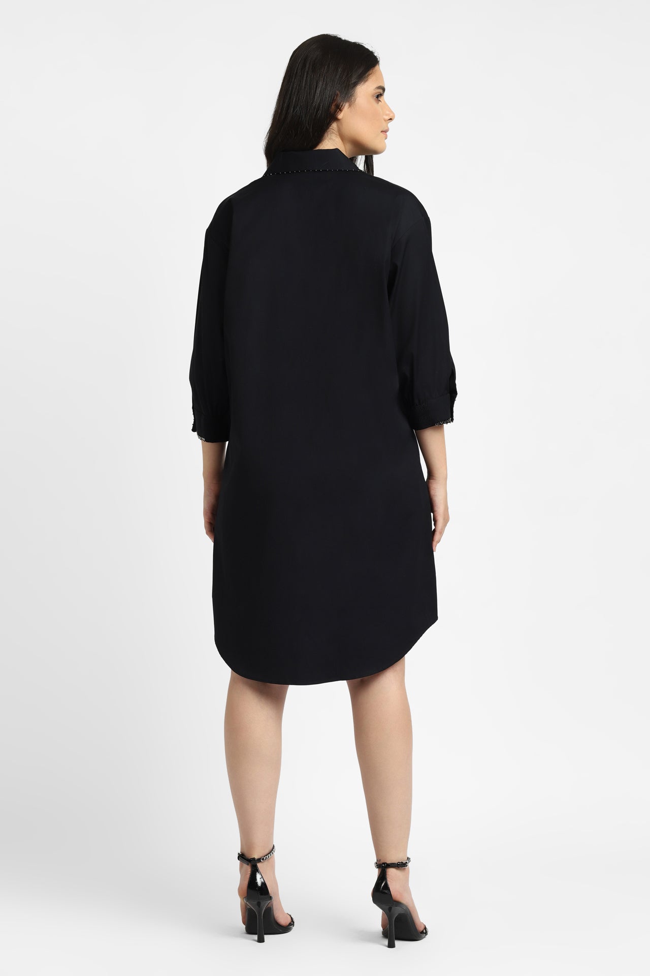 notre-ame-le-jour-black-embroidered-tunic-B