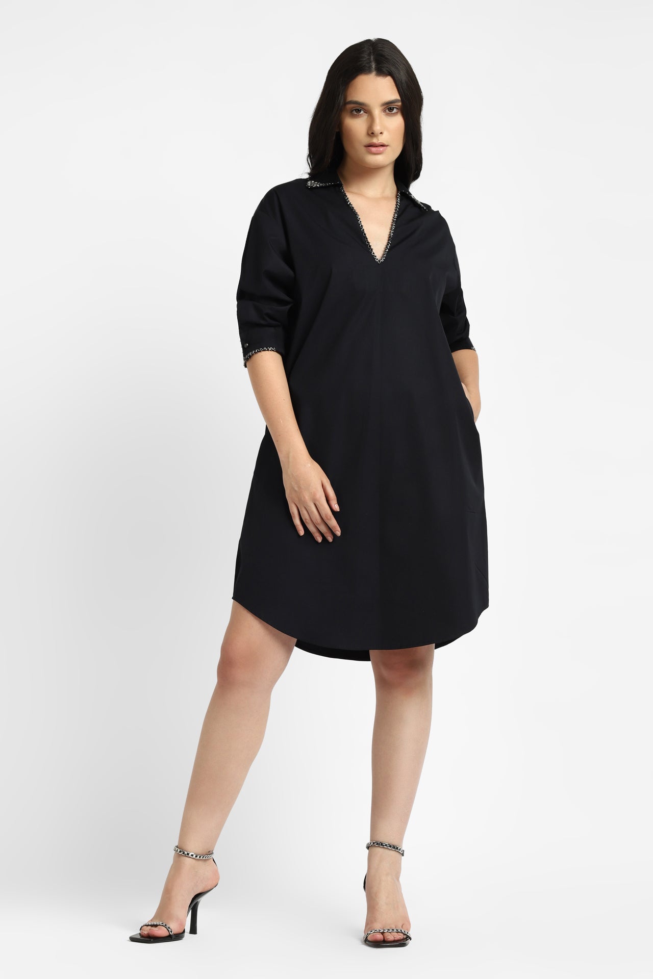 notre-ame-le-jour-black-embroidered-tunic-F