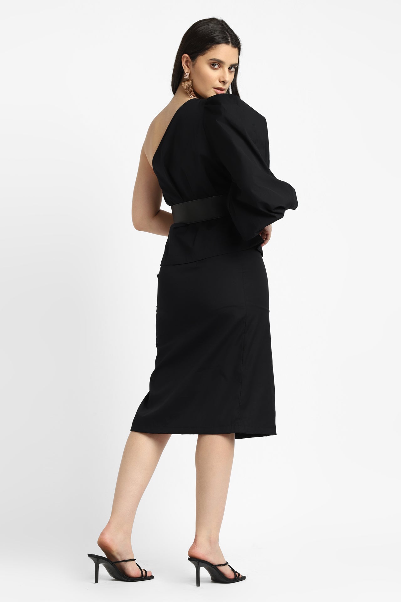 notre-ame-le-noir-flounce-sleeve-co-ord-m1