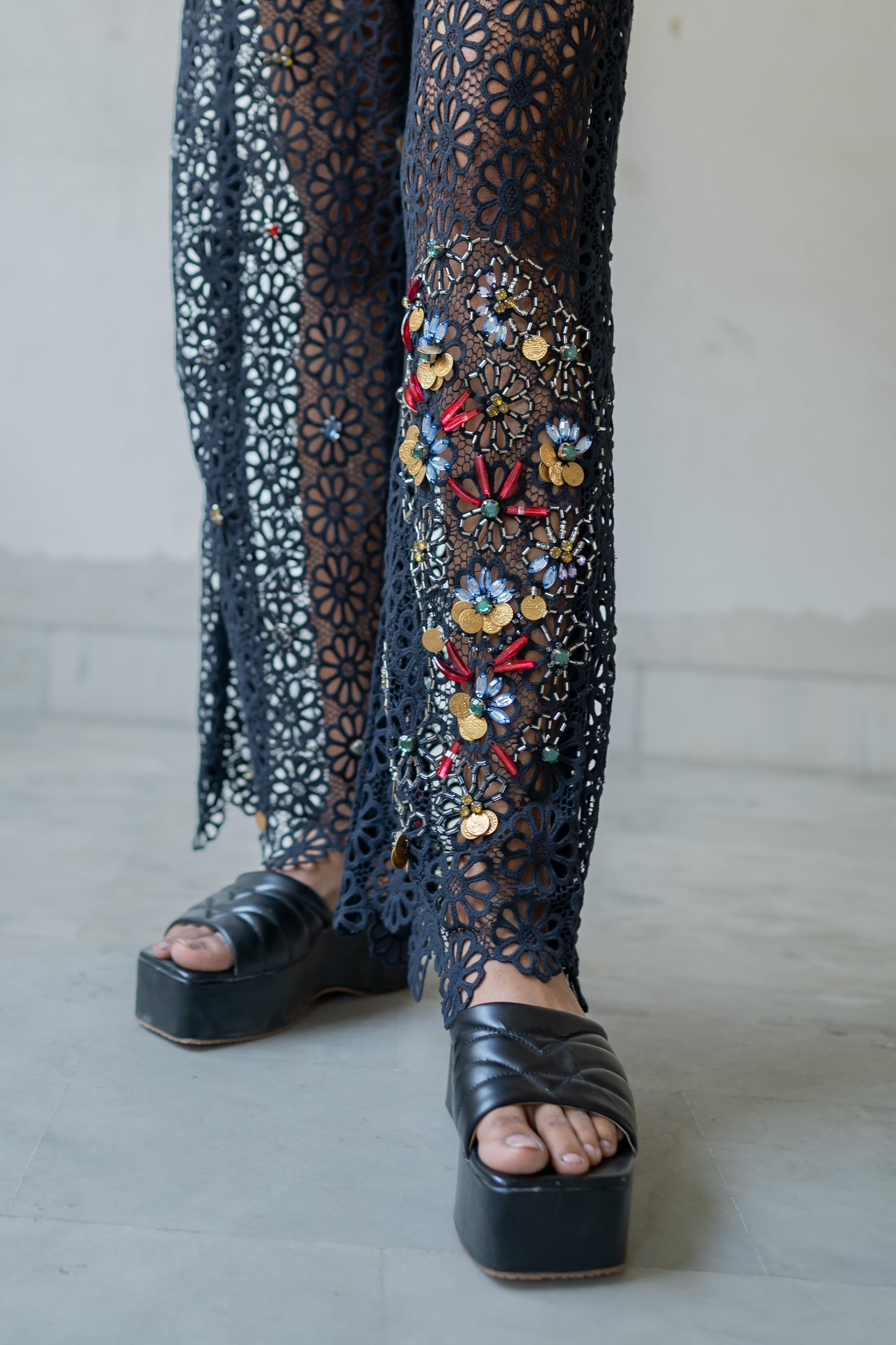 Notre-Ame-Arabesque-Lattice-Paisley-Pants-D