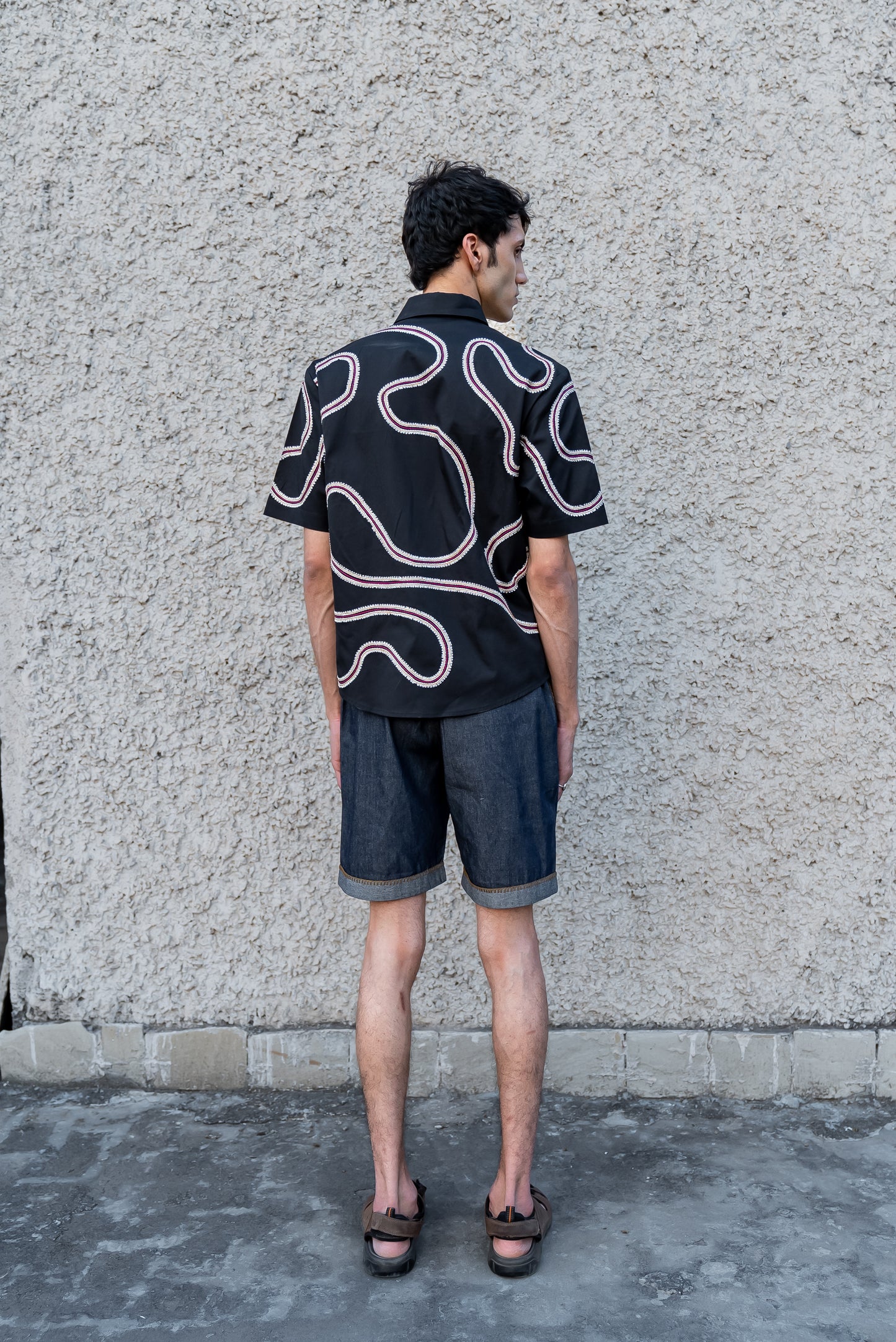 Notre-ame-Lace-Embroidery-Black-Maze-Shirt-B