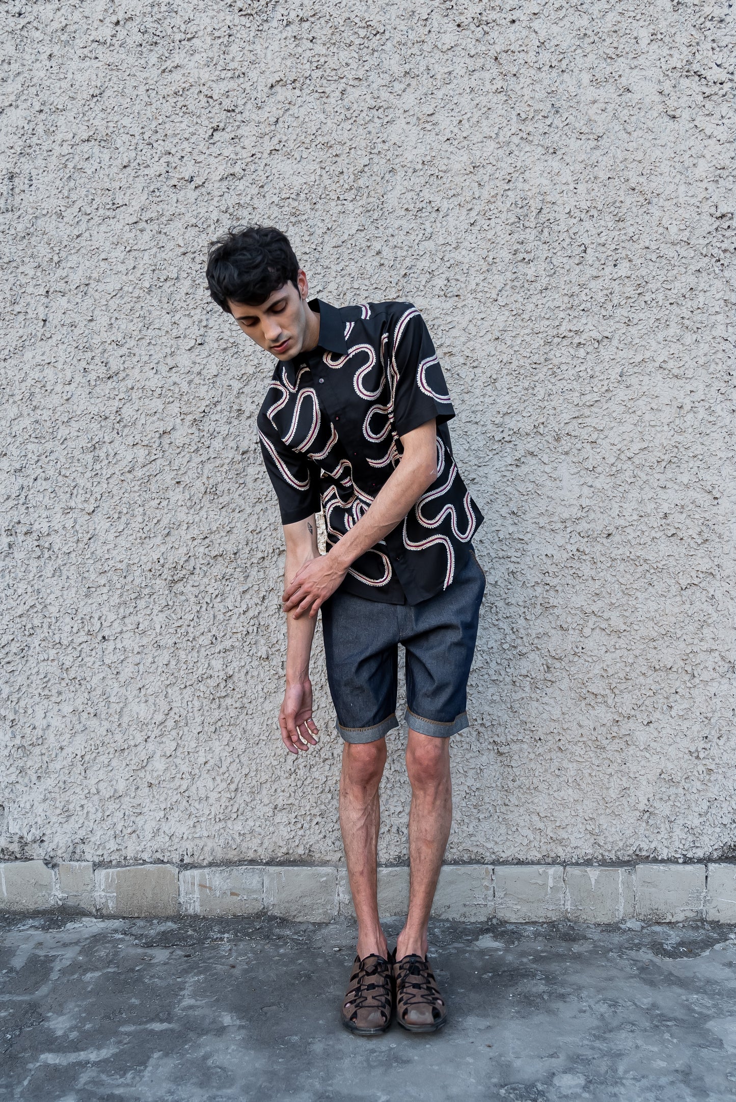 Notre-ame-Lace-Embroidery-Black-Maze-Shirt-ST1