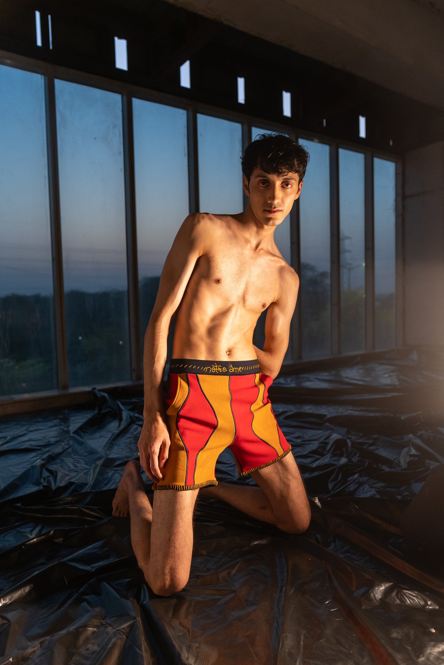 Notre-ame-Le-Baigneur-Vase-Shorts-M3