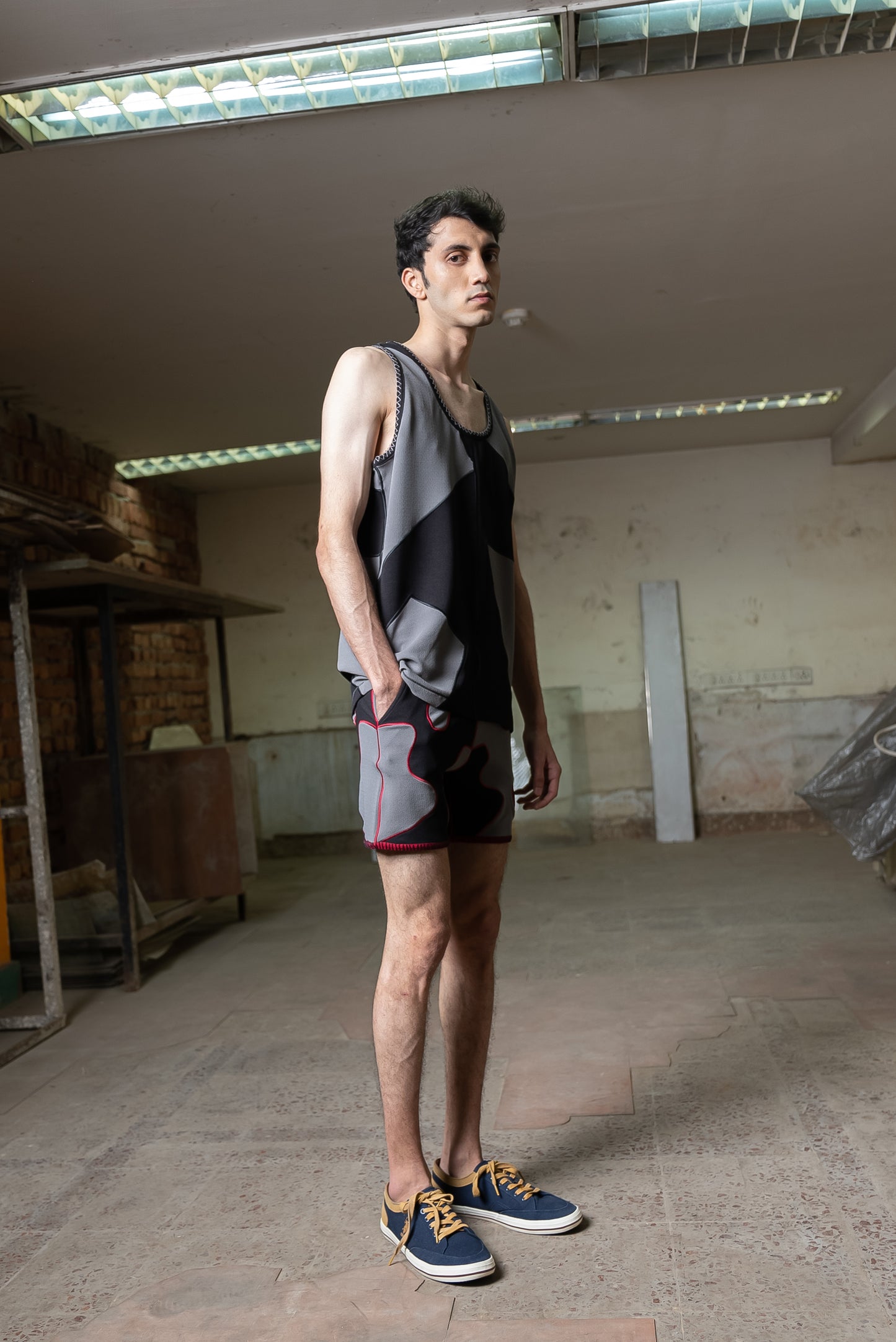 Notre-ame-Le-Jeu-Black-Shorts-S1